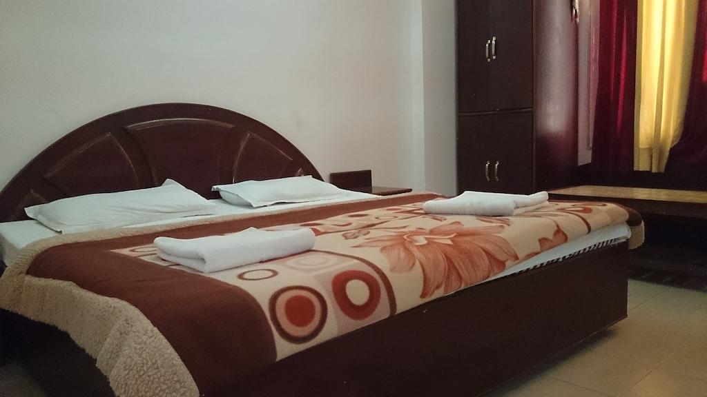 Hotel Maharaja Катра Номер фото
