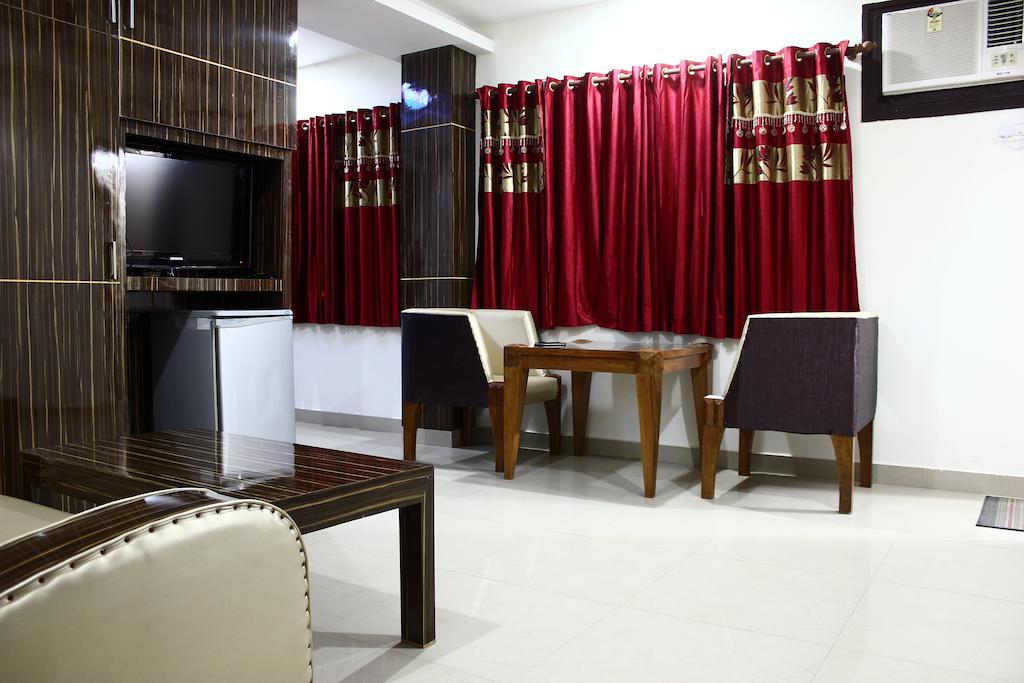Hotel Maharaja Катра Номер фото